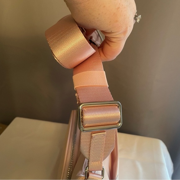 NWT Lululemon Crossbody Bag with Nano Pouch 2L Flush Light Pink Nylon Sold Out - Picture 9 of 16